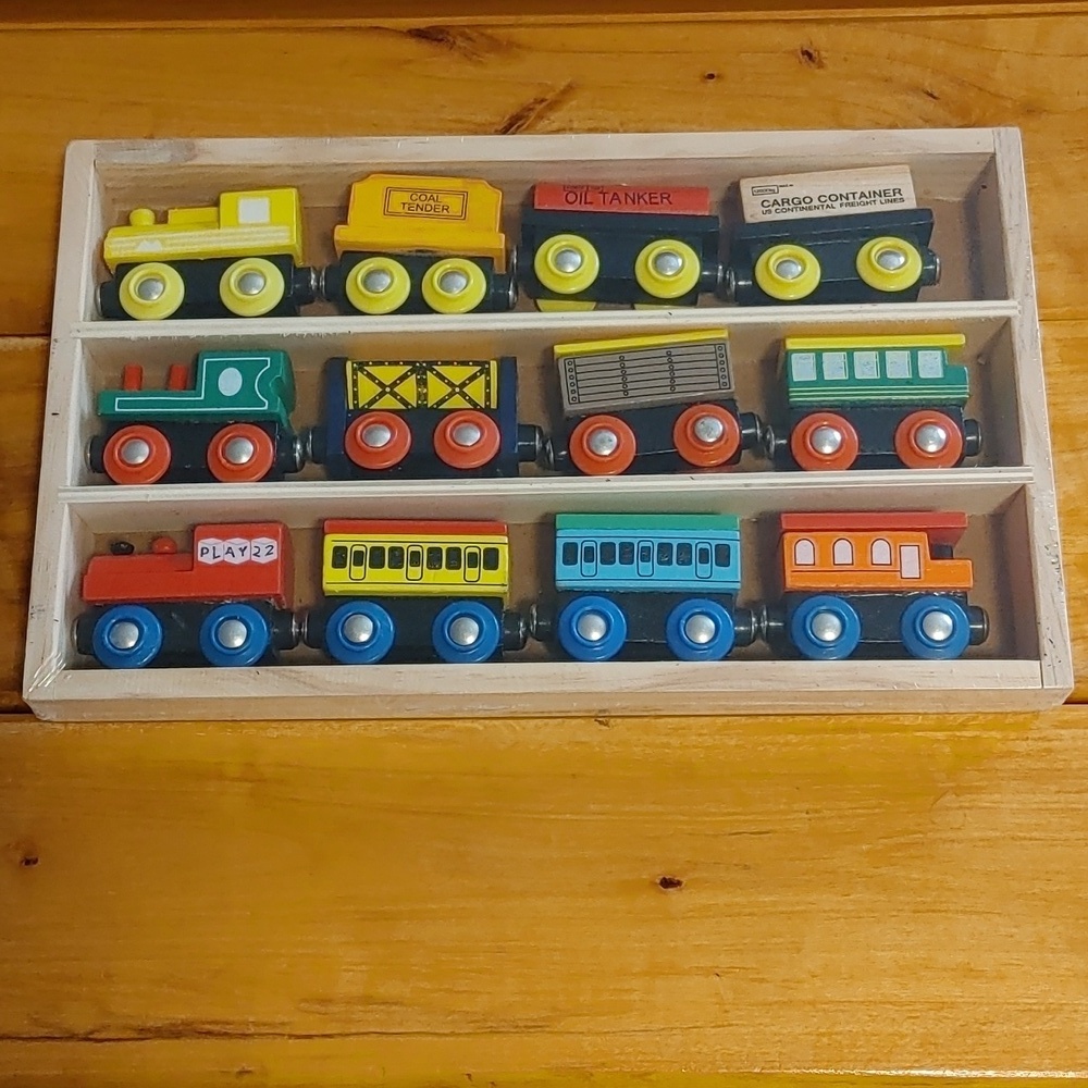 💚NEW SEALED WOODEN TRAIN SET